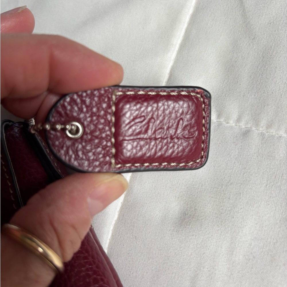 Clarks Elegant Red Leather Shoulder Bag - Picture 12 of 14